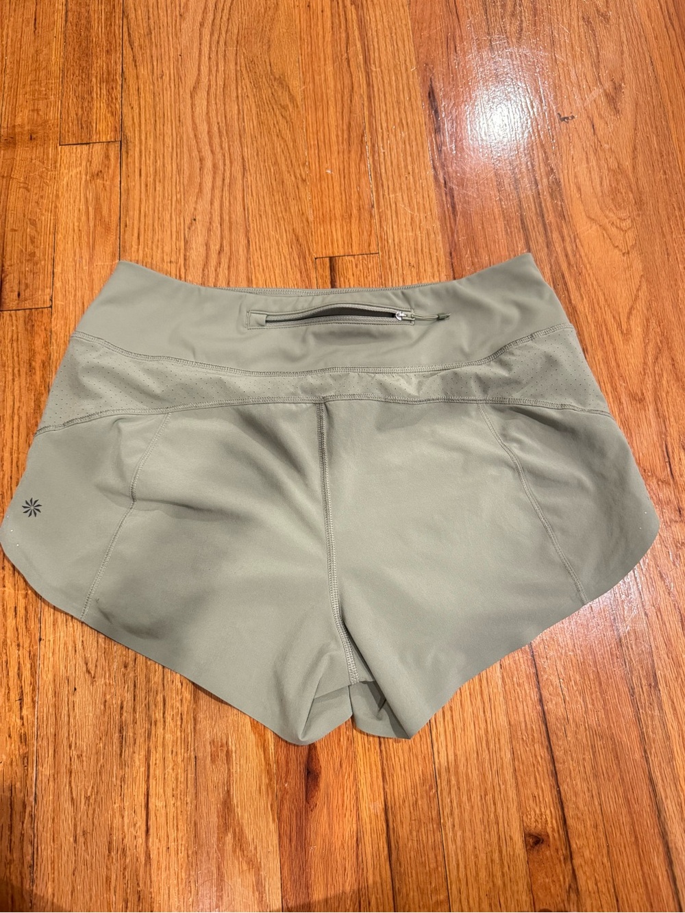 Athleta Run With It 3.5” Short - Picture 3 of 4